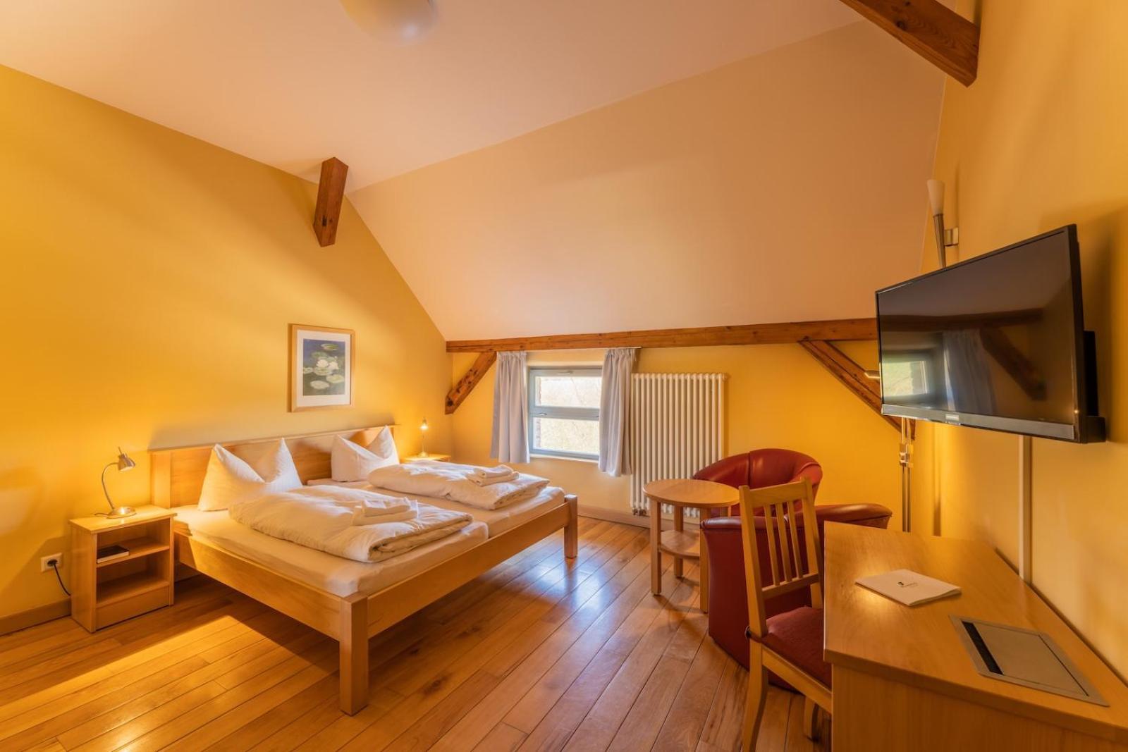 Biohotel Stiftsgut Wilhelmsgluecksbrunn Creuzburg Exterior foto